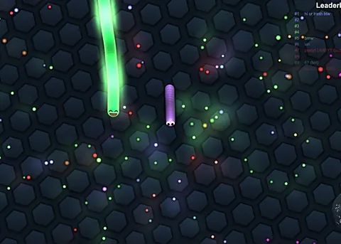Slither.io running in a web browser, multiplayer game, no download